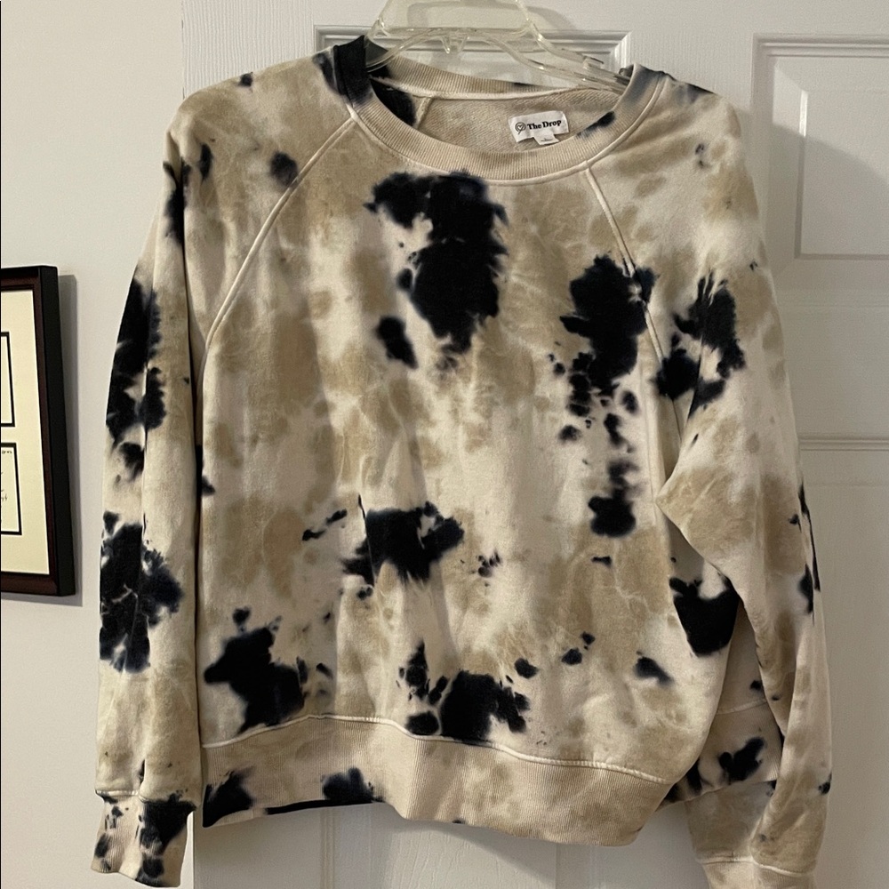 Tie-Dye Crewneck Sweatshirt in Black and Cream
